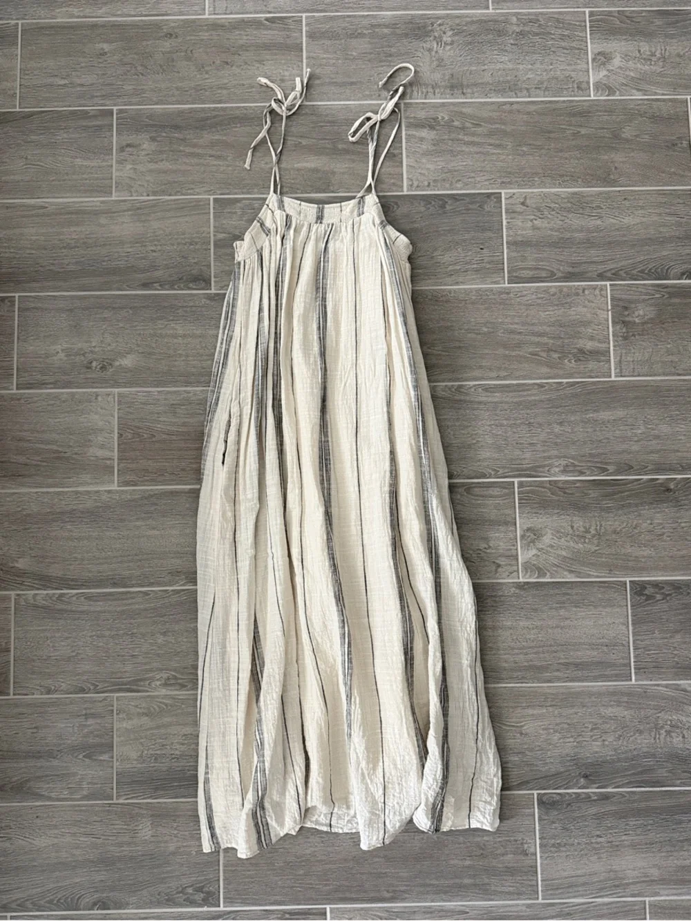 Abercrombie & Fitch Light Cream & Navy Striped Tie-Shoulder Maxi Dress